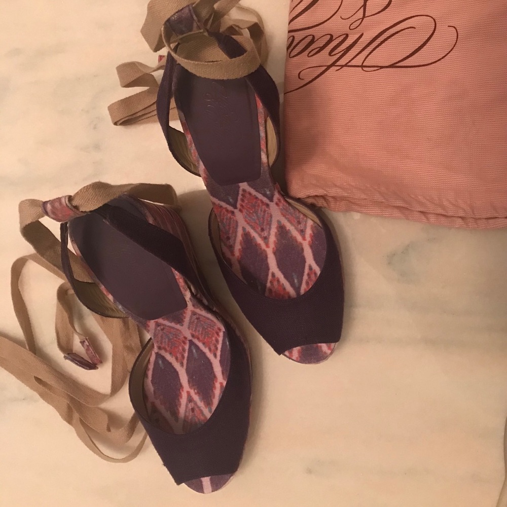 NWOT Theodora and Callum Wedge Sandals